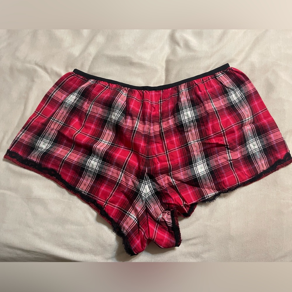 Victoria’s Secret night time shorts size L